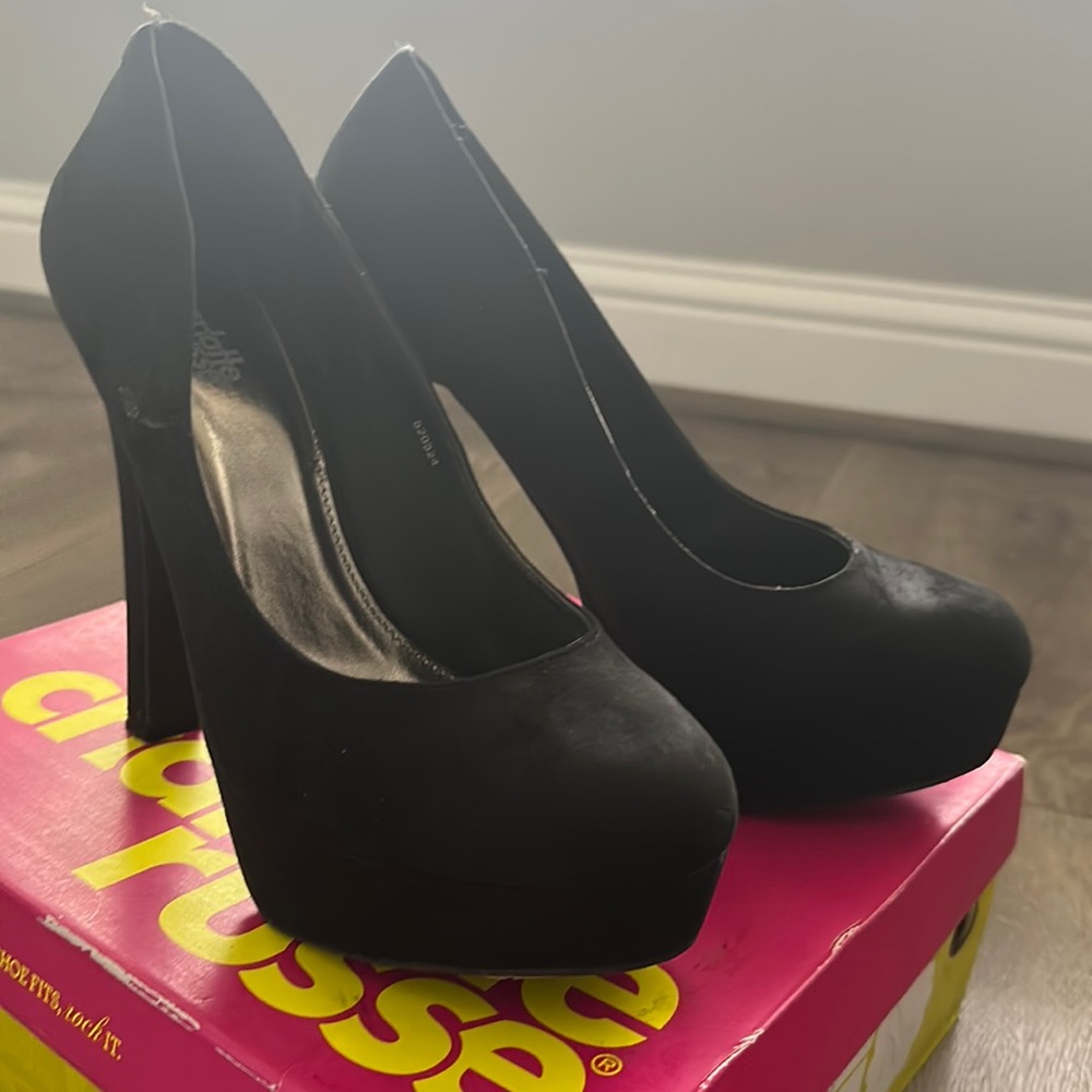 Women’s Black Pump